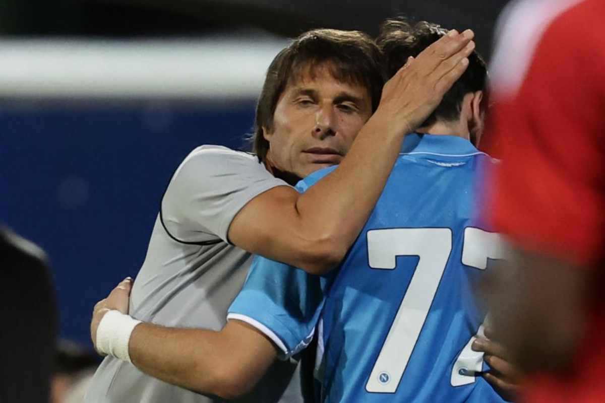 Conte abbraccia e recupera Kvara