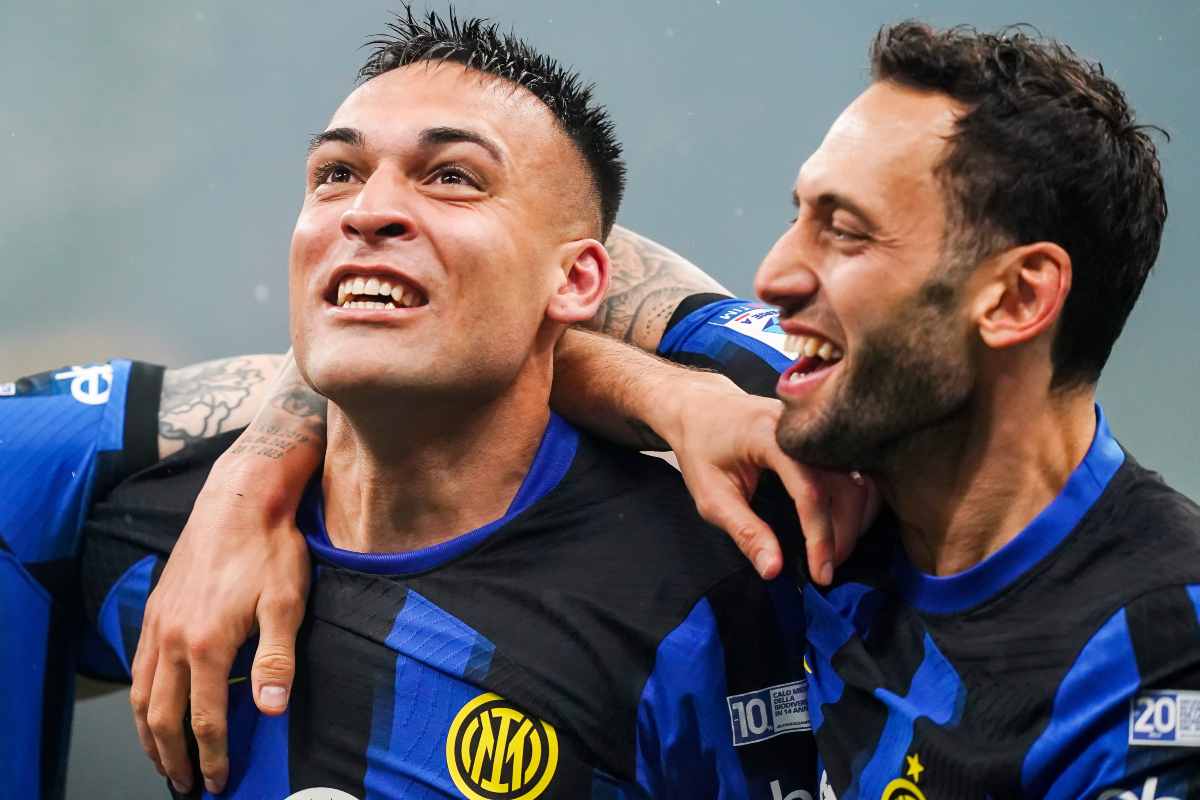 Inter: Lautaro e Calhanoglu esultano