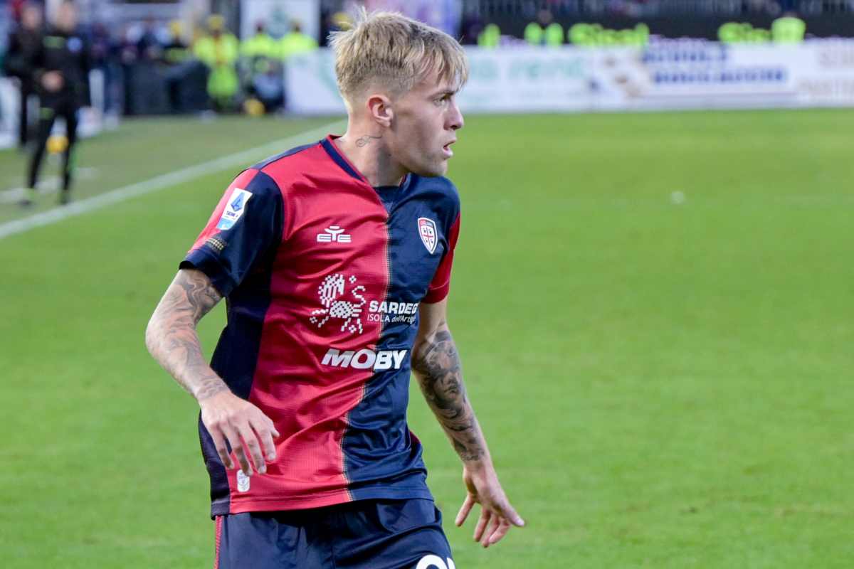 Mattia Felici in campo con il Cagliari