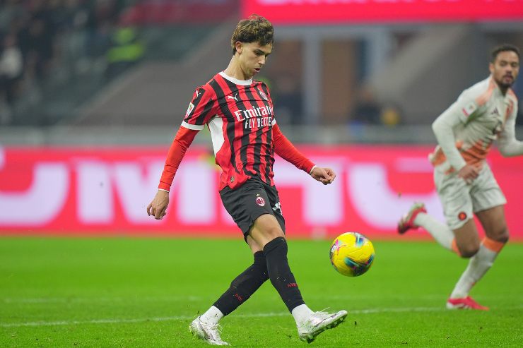 Joao Felix in azione con la maglia del Milan