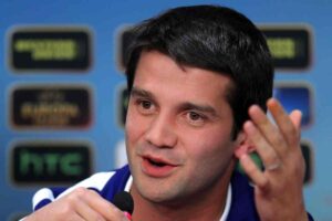 cristian chivu parla al microfono